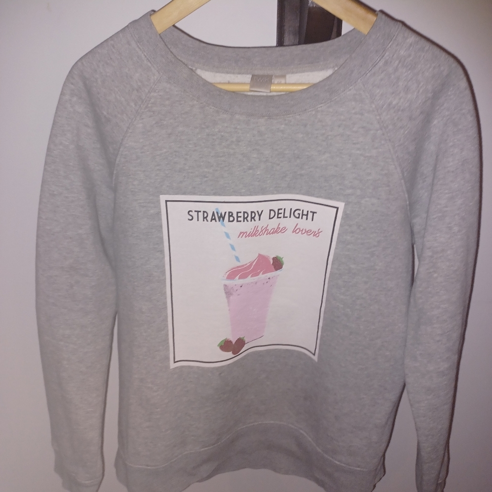 Sweatshirt